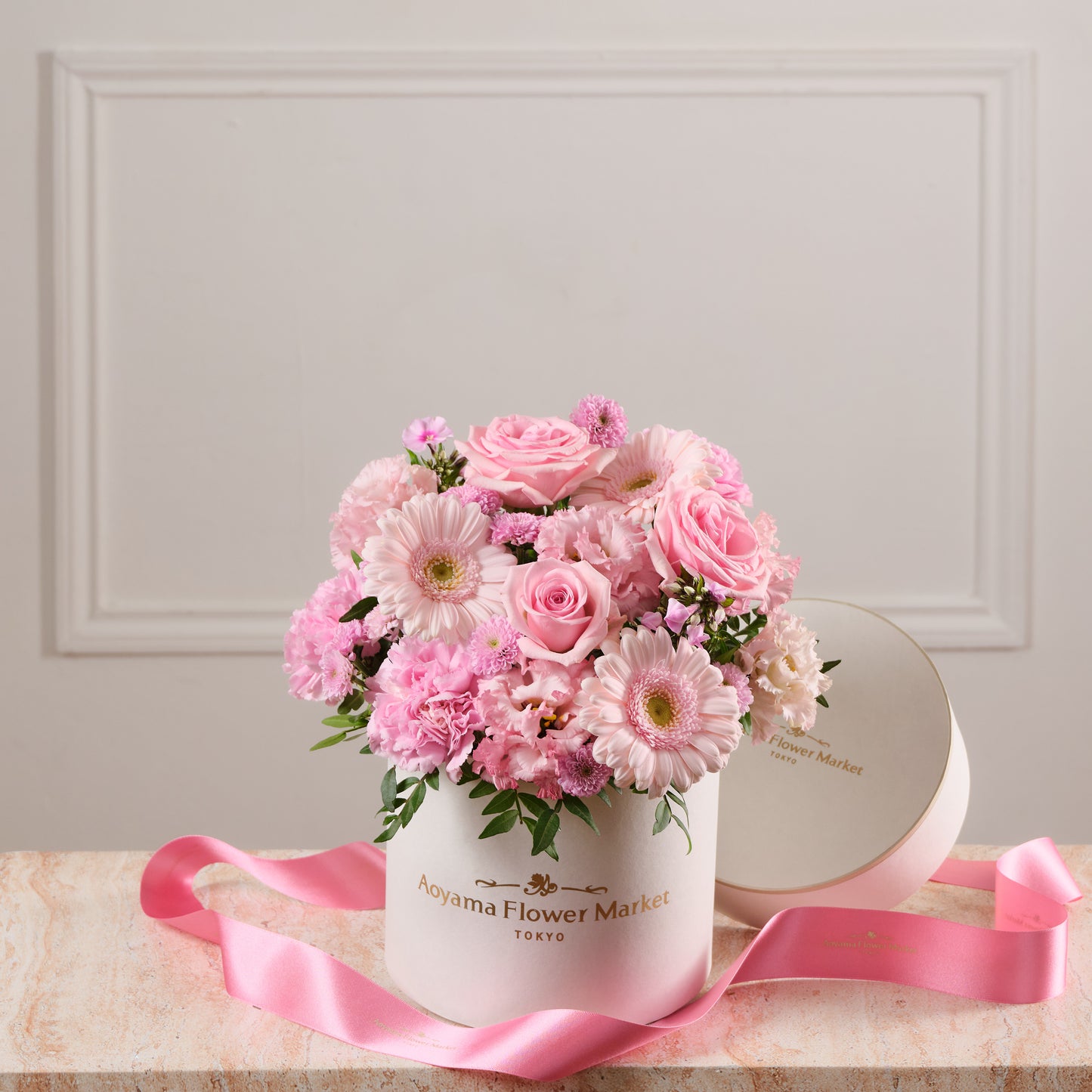 Hat Box Fresh Flower Arrangement -Pink