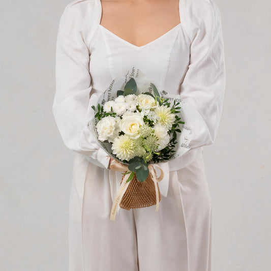 Dining Bouquet  -White