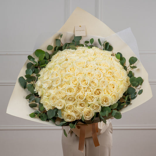 100 White Roses Bouquet